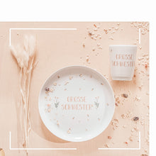 Laden Sie das Bild in den Galerie-Viewer, Porzellan Geschirr „Grosse Schwester“