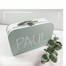 Laden Sie das Bild in den Galerie-Viewer, Koffer mit Personalisierung - Geschenkbox