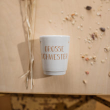 Laden Sie das Bild in den Galerie-Viewer, Porzellan Geschirr „Grosse Schwester“