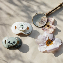 Laden Sie das Bild in den Galerie-Viewer, Schnuller 3+ Monate | Verschiedene Designs