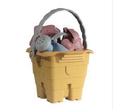 Laden Sie das Bild in den Galerie-Viewer, Sandspielzeug mit Eimer und Schaufel