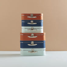 Laden Sie das Bild in den Galerie-Viewer, Koffer mit Personalisierung - Geschenkbox